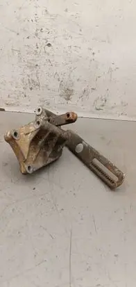 BMW 5 E28 Power steering pump mounting bracket 1716025 17160259