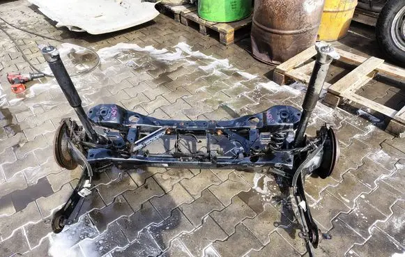 Volvo V40 Rear axle beam 