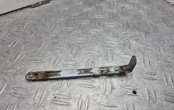 Volvo XC90 Headlight/headlamp mounting bracket 8637181