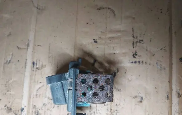 Coolant fan relay