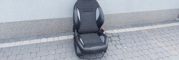 Peugeot 208 I Front driver seat 