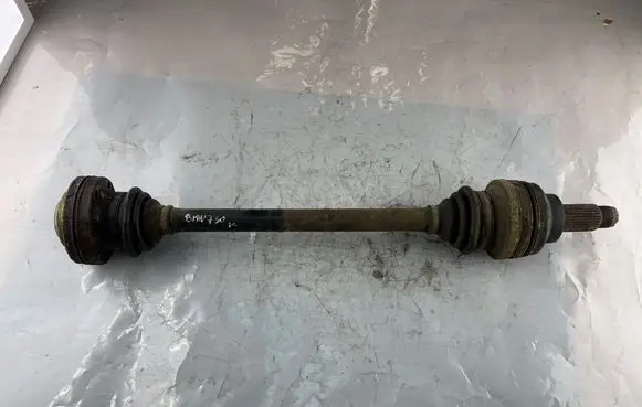 BMW 7 E38 Rear driveshaft