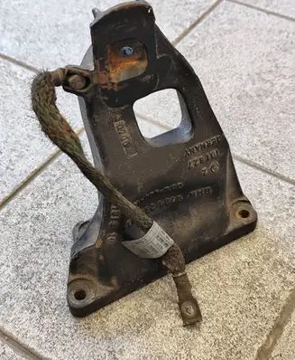 BMW 7 E65 E66 Engine mounting bracket 6769260