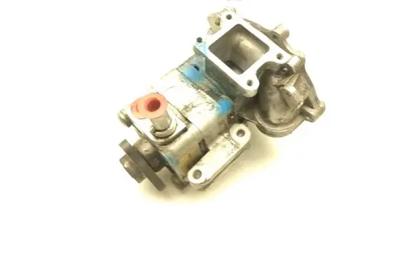 BMW 3 E46 Power steering pump 6756611 7500335