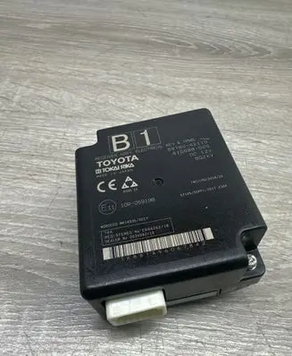 Toyota RAV 4 (XA50) Keyless (KESSY) go control unit/module 897B042110