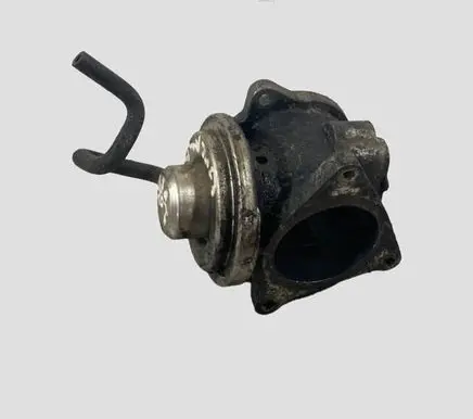 Volkswagen PASSAT B6 EGR valve 038129637D