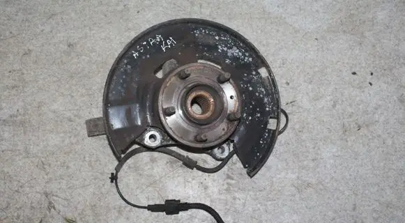 Opel Astra J Front wheel hub