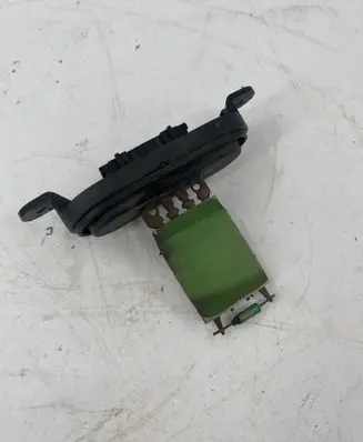 Volkswagen Transporter - Caravelle T5 Heater blower motor/fan resistor 12396