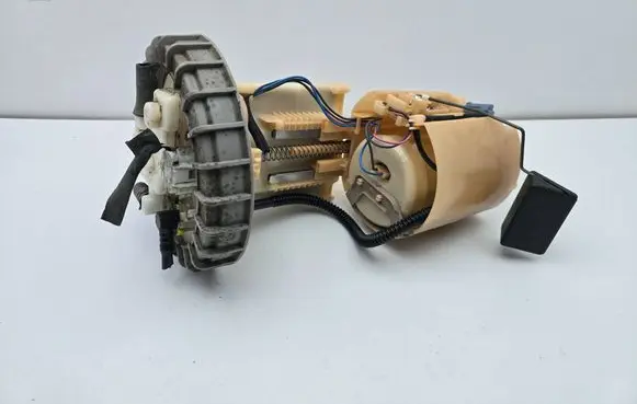 Toyota Prius+ (ZVW40) Fuel injection high pressure pump 