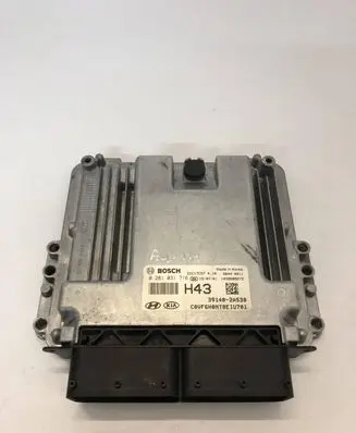 Hyundai i40 Engine control unit/module 391402A530 0281031716 EDC17C57