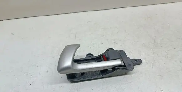 Hyundai Santa Fe Front door interior handle 82613CM000