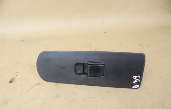 Mitsubishi Colt CZ3 Electric window control switch MR587944 C8DD411MB