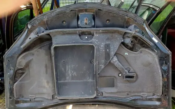 Mazda 3 I Engine bonnet/hood sound/heat insulation 