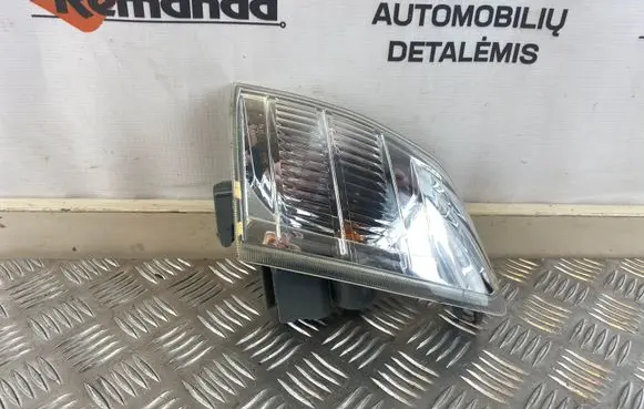 Nissan X-Trail T30 Front indicator light 18A654B