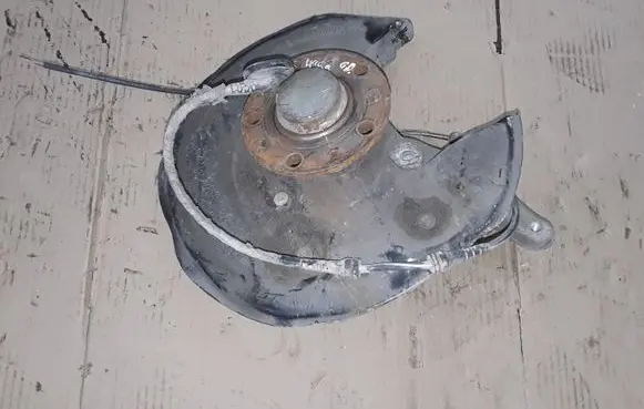 Volkswagen PASSAT B7 Rear wheel hub NOCODE