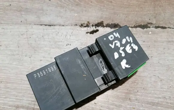Volvo V70 ESP (stability system) control unit P8691998 36113336 180803S016