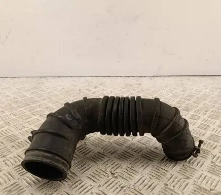 Mitsubishi Pajero Turbo air intake inlet pipe/hose 1505A196