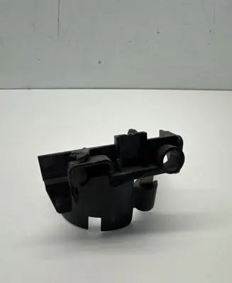 BMW 5 G30 G31 G38 Oil filter mounting bracket 8632136