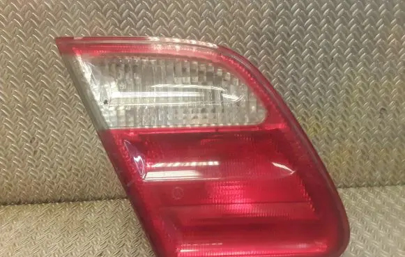 Mercedes-Benz E W210 Tailgate rear/tail lights 2108203964