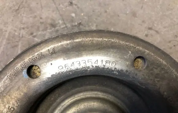 Volvo S40 Crankshaft pulley 9643354180