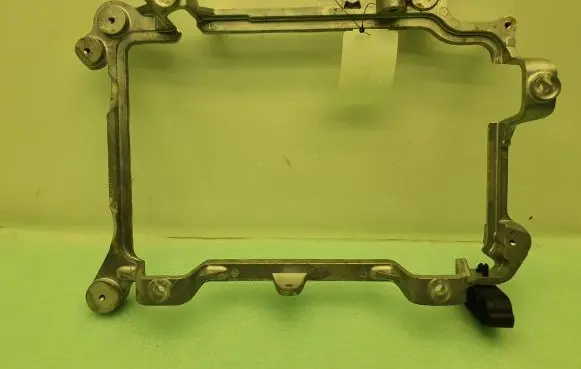 Volvo XC40 Holder (bracket) 32335743