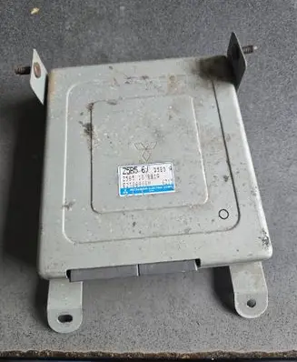 Mazda 323 Engine control unit/module Z5B518881A E2T86886
