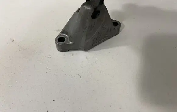 BMW 7 G11 G12 Fuel pump bracket 8578006
