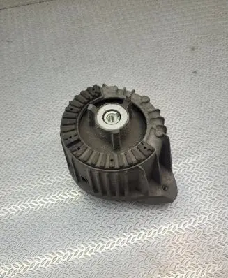 Mercedes-Benz E A207 Engine mount bracket A2072400717