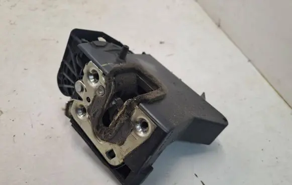 Dacia Sandero III Rear door lock