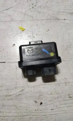 Mazda 3 III Glow plug pre-heat relay S55018650 K4243