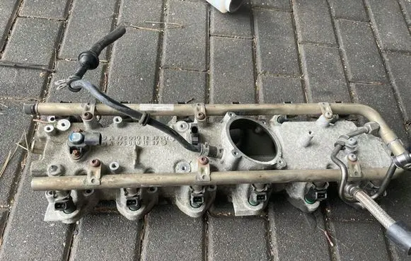 Mercedes-Benz S W221 Intake manifold a2750700695