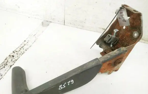 Handbrake/parking brake lever assembly