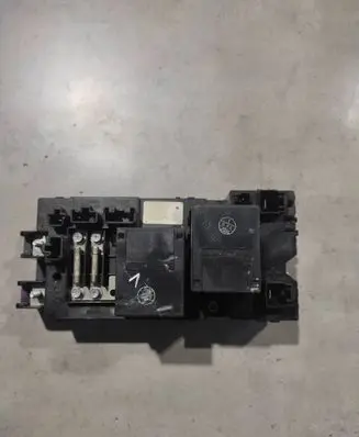 Lexus GS 300 350 430 450H Fuse module 71405036 G92Z128010 8G160143