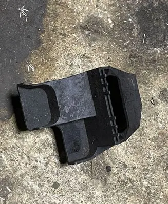 BMW 5 E39 Radiator mount bracket 17111703686