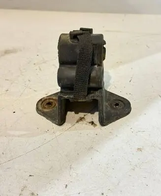 Peugeot 2008 I Muffler mount bracket/holder 6P249 ST24