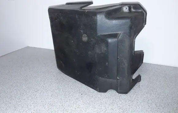 BMW 5 E34 Fuse box cover 1716920
