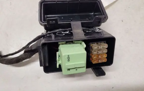 Mini One - Cooper Clubman R55 Fuse module 61142755704 58650910