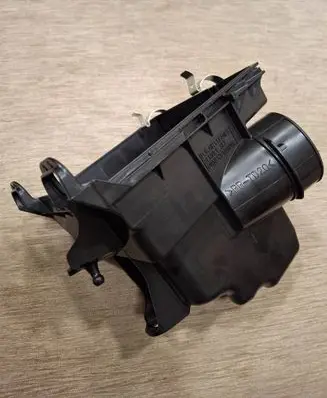 Toyota Yaris XP210 Air filter box 17701-K0040