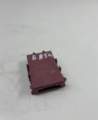 Toyota RAV 4 (XA50) Gateway control module 8911112040