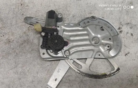 Volvo XC90 Front door window regulator with motor