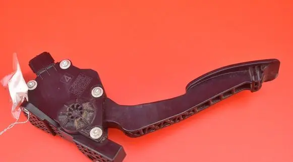Subaru Outback Accelerator throttle pedal 36010AG140