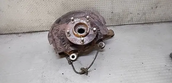 Nissan Murano Z50 Front wheel hub spindle knuckle