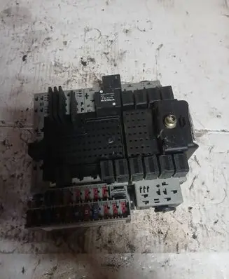 Volvo V70 Fuse box set 8645410 8645411 00W403