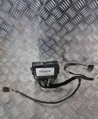 Opel Insignia A Tailgate/trunk control unit/module 13325519