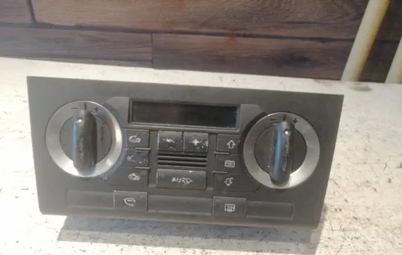 Audi A3 S3 8P Climate control unit 8P08200435PR