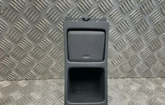 Volvo V70 Ashtray (front) 9204995