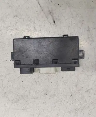 BMW 5 E39 Door control unit/module 689667