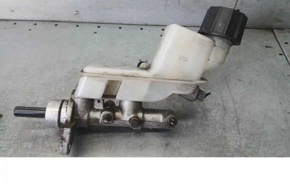 Mazda 626 Master brake cylinder 