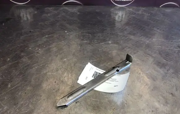 Volvo V70 Headlight/headlamp mounting bracket 30678340