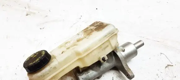 Mitsubishi Colt Master brake cylinder 32067272